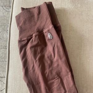 Free People 7/8 length good karma leggings